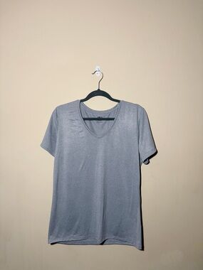 Athletic Works Size M Light Gray V-Neck Women’s Shirt